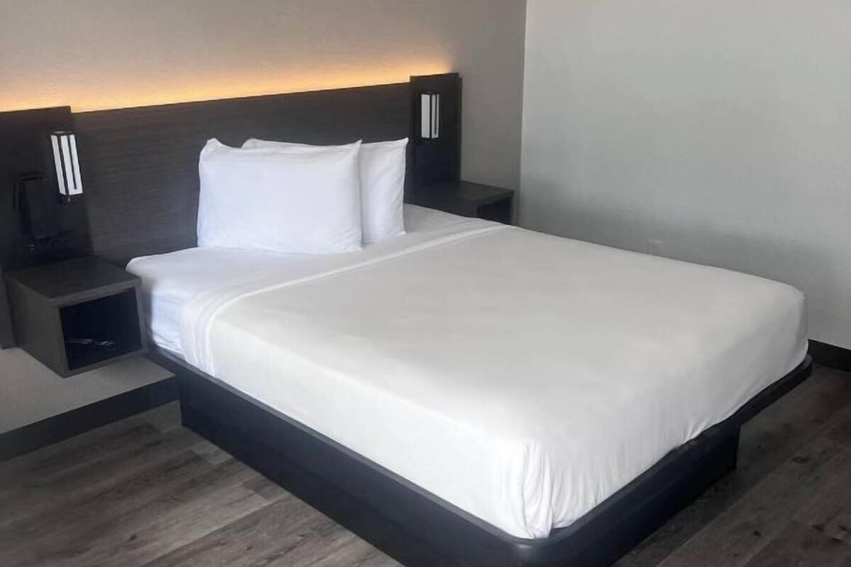 Free WiFi, bed sheets