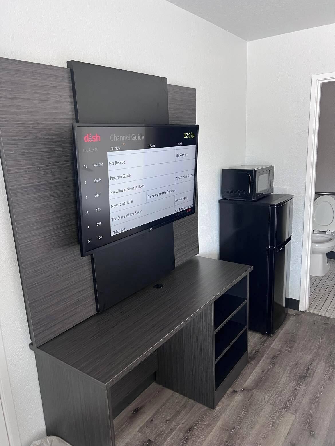 Free WiFi, bed sheets