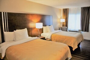 Coffres-forts dans les chambres, fer et planche à repasser