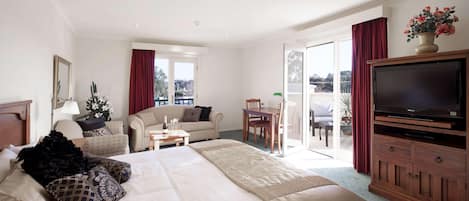 Minibar, desk, soundproofing, iron/ironing board