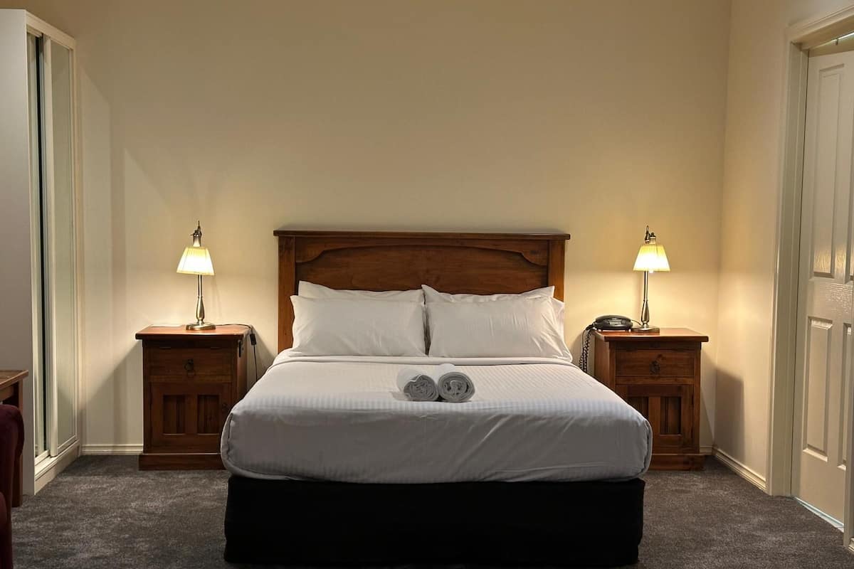 Two Bedroom Apartment | Minibar, desk, soundproofing, iron/ironing board