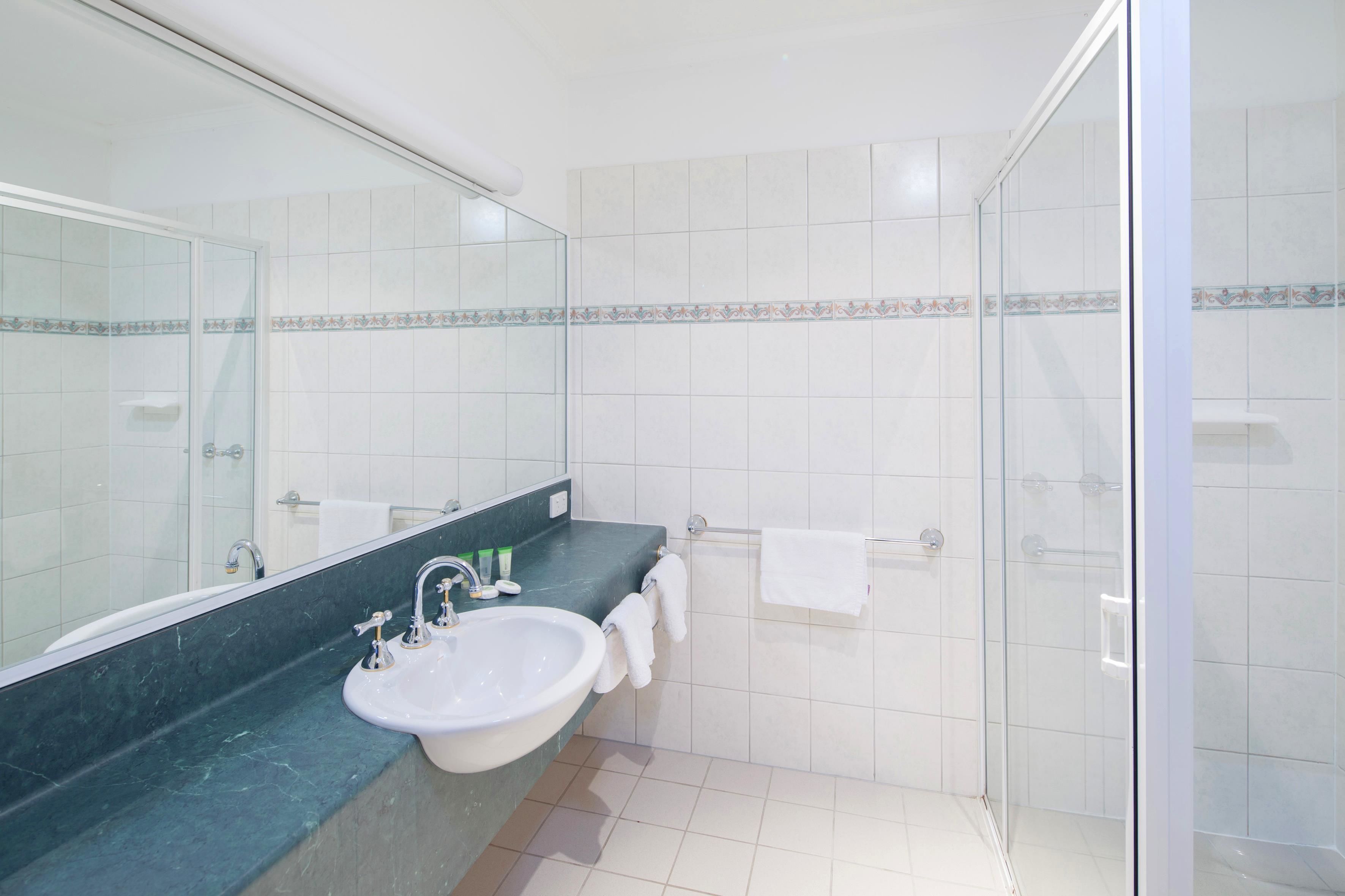 combined shower/bathtub, free toiletries, hair dryer, towels