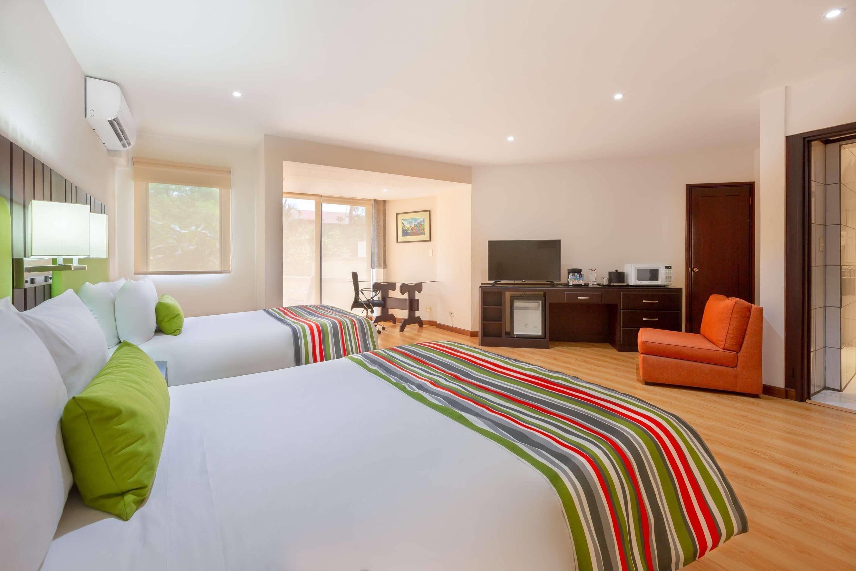 room, 2 double beds, non smoking | 1 bedroom, premium bedding, in-room safe, desk