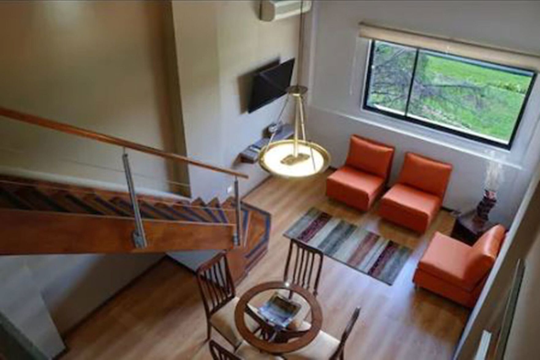 المنشأة من الداخل