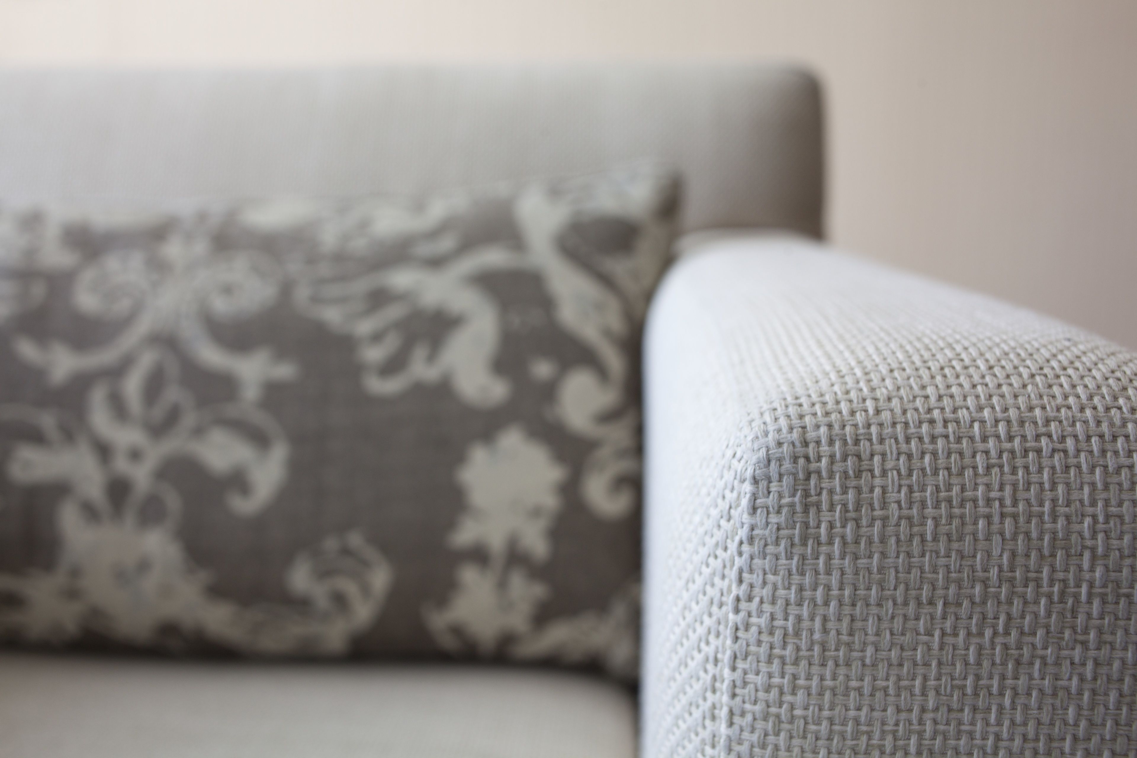 deluxe suite | living area | 42-inch lcd tv with cable channels, tv, dvd player