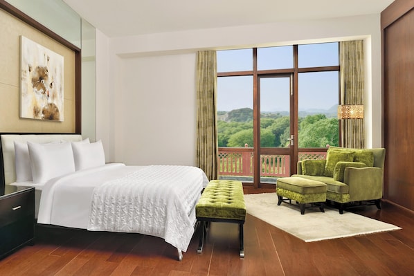 Suite, 1 King Bed | Premium bedding, down duvets, memory-foam beds, minibar