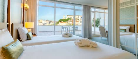 Suite Junior | Minibar, coffres-forts dans les chambres, bureau, chambres insonorisées