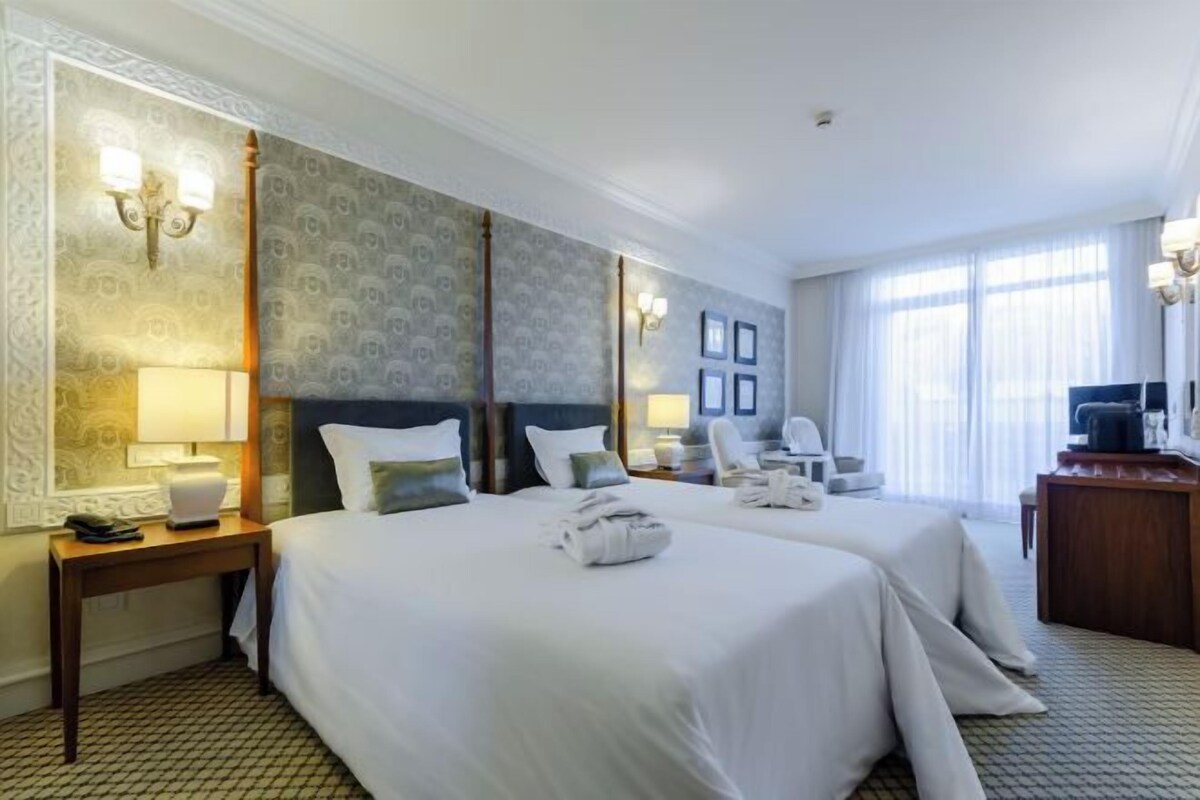 Minibar, in-room safe, desk, soundproofing