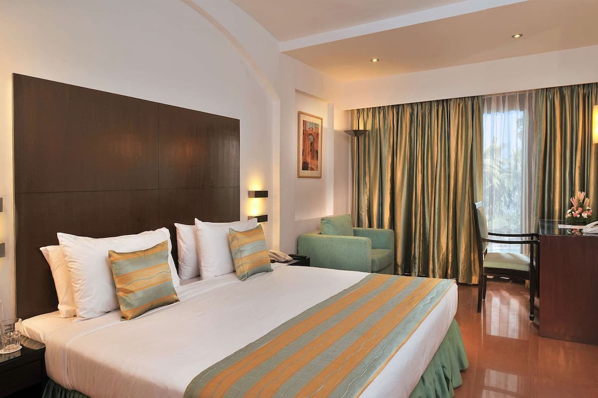 Hochwertige Bettwaren, Minibar, Zimmersafe, Verdunkelungsvorhänge