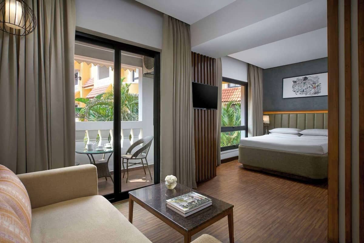 Premium bedding, minibar, in-room safe, blackout drapes