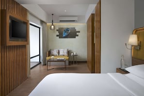 Premium Room | Premium bedding, minibar, in-room safe, blackout drapes - Park Inn by Radisson Goa Candolim (Candolim)