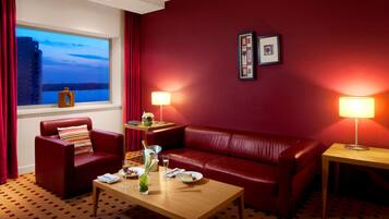 Allergitestet sengetøy, safe på rommet, skrivebord og blendingsgardiner