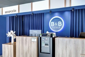 Reception - B&B Hotel Las Rozas  (Las Rozas de Madrid)