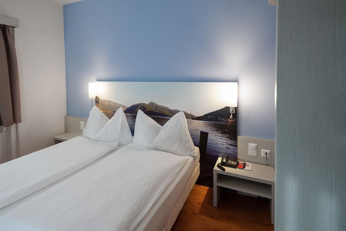 Comfort Double Room, Balcony | In-room safe, free WiFi, bed sheets