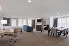 Studio, 1 King Bed, Balcony | In-room safe, desk, blackout curtains, iron/ironing board - Hampton Inn & Suites Stamford (Stamford)