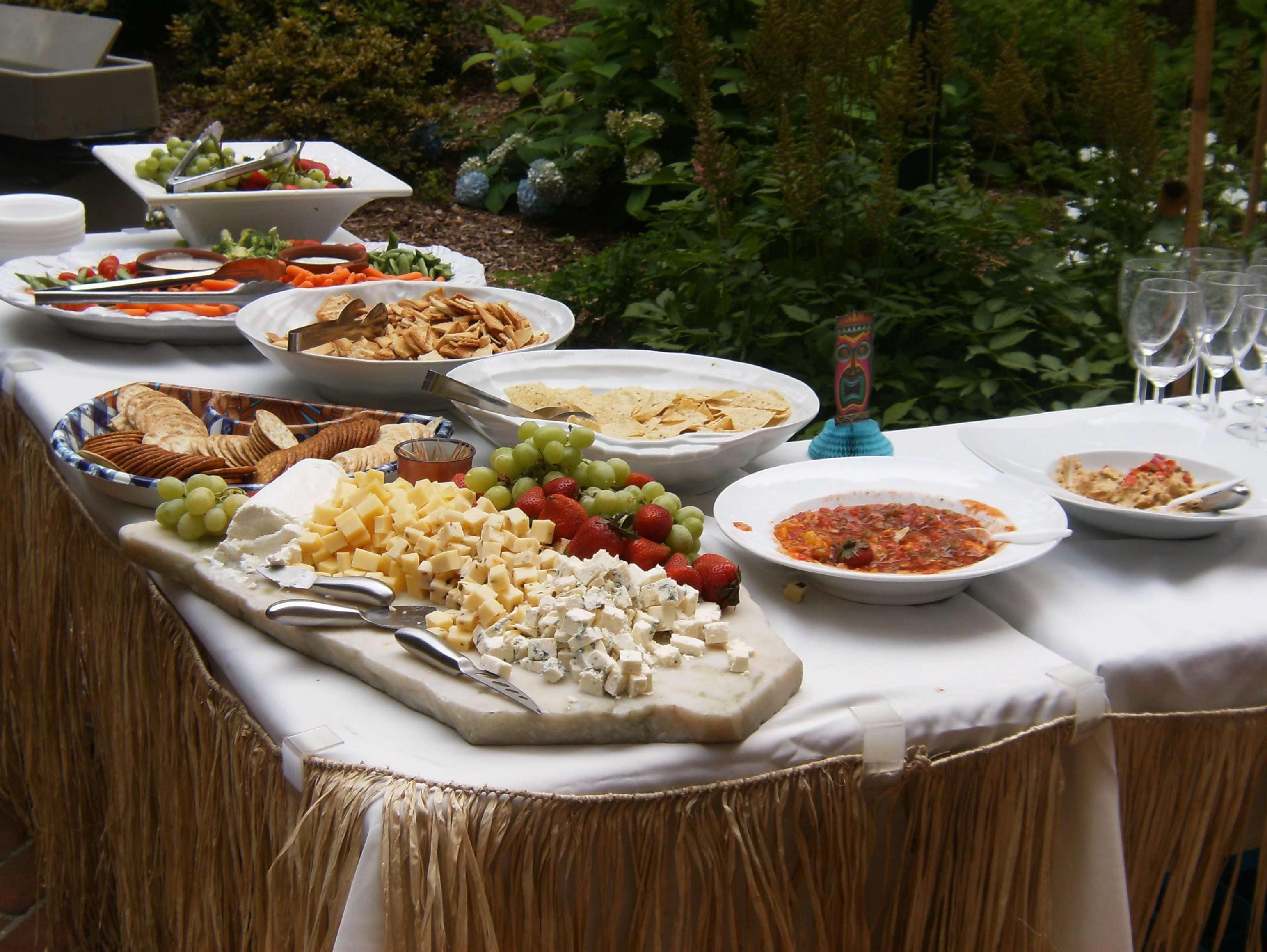 breakfast, lunch and dinner served