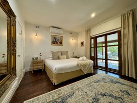 Suite | 1 bedroom, iron/ironing board, free WiFi, bed sheets