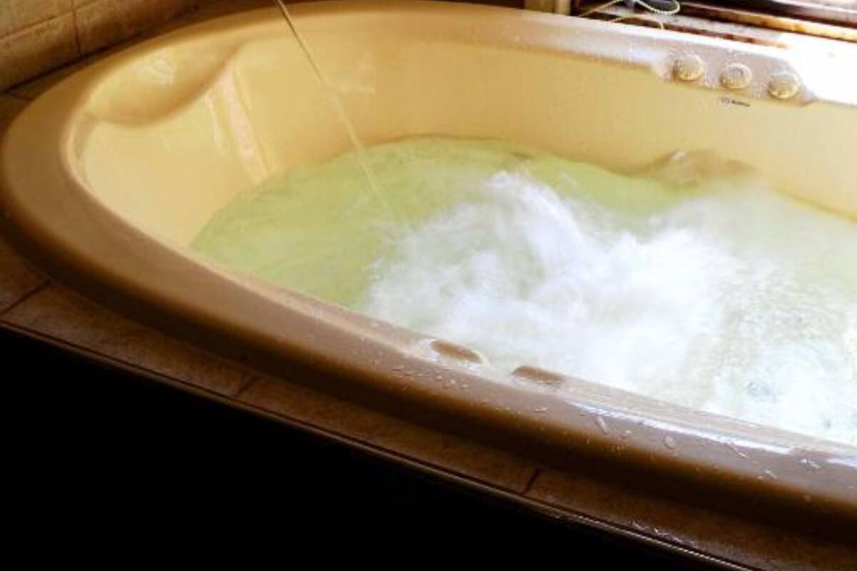 Retreat | Deep-soaking bathtub