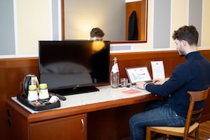 1 bedroom, premium bedding, minibar, in-room safe