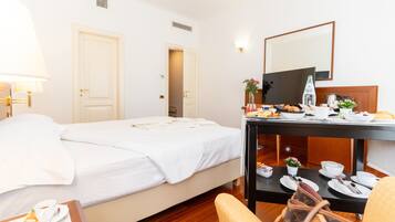 Deluxe Double or Twin Room | Premium bedding, minibar, in-room safe, desk