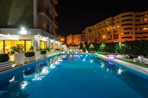 Piscina externa sazonal