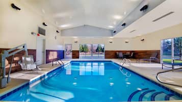 Indendørs pool