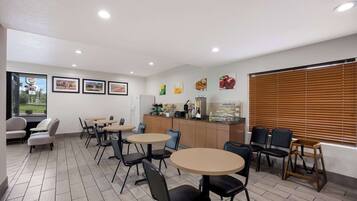 Desayuno continental incluido todos los días