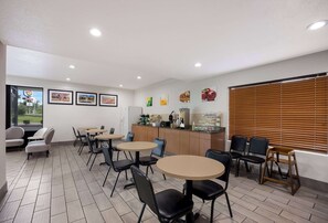 Petit déjeuner continental compris tous les jours