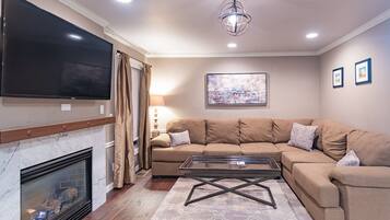 Harmony Suite | Living area | Smart TV, Netflix