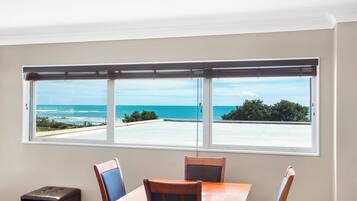 Family Suite | Desk, laptop workspace, blackout drapes, iron/ironing board