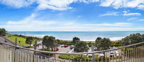 Penthouse (Suite) | Desk, laptop workspace, blackout drapes, iron/ironing board
