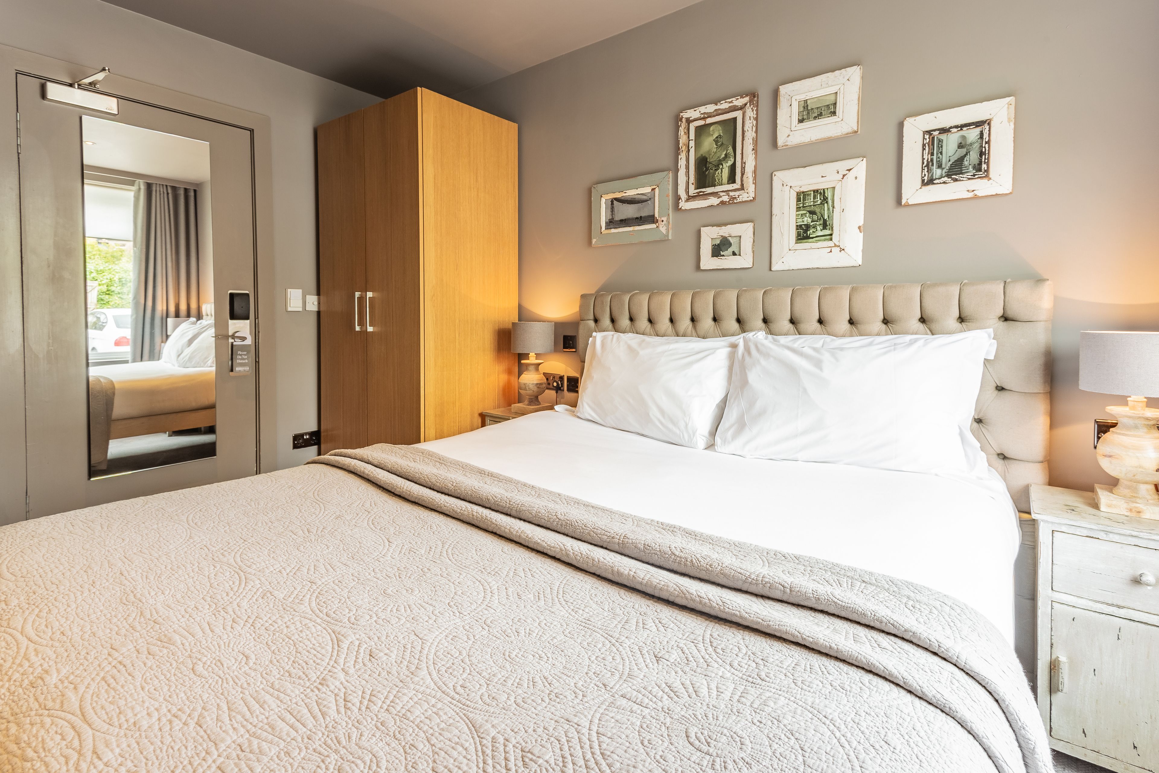 Hypo-allergenic bedding, in-room safe, desk, laptop workspace