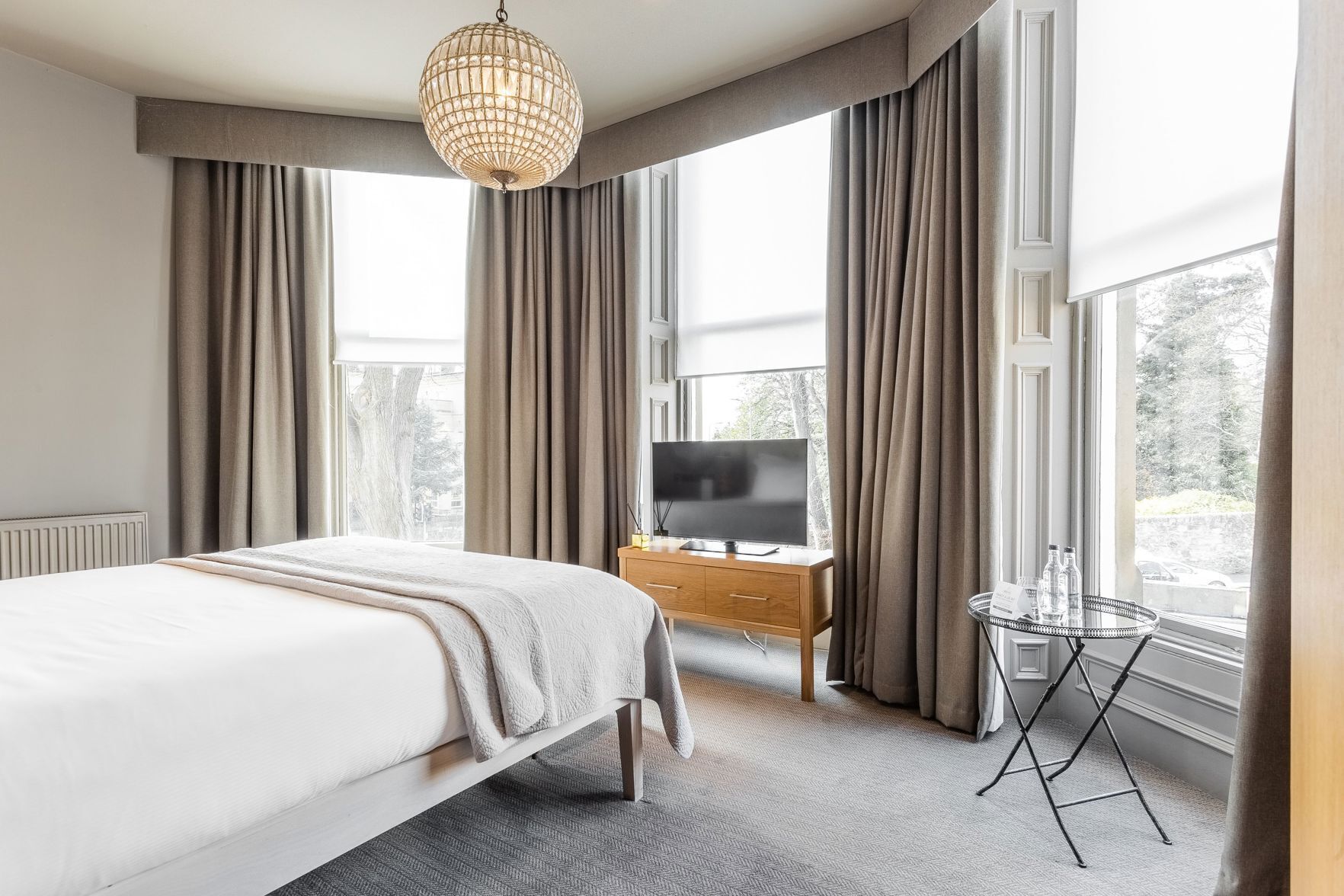 Hypo-allergenic bedding, in-room safe, desk, laptop workspace