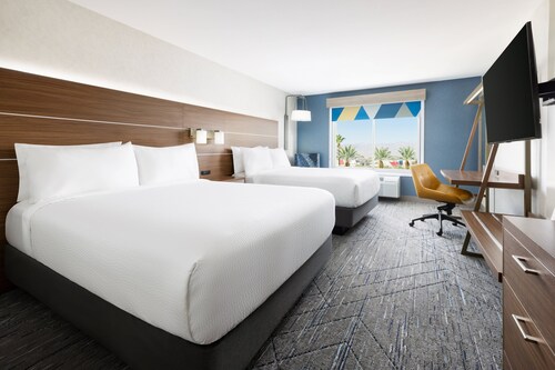Holiday Inn Express Las Vegas - Stadium Area by IHG