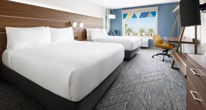 Holiday Inn Express Las Vegas - Stadium Area by IHG