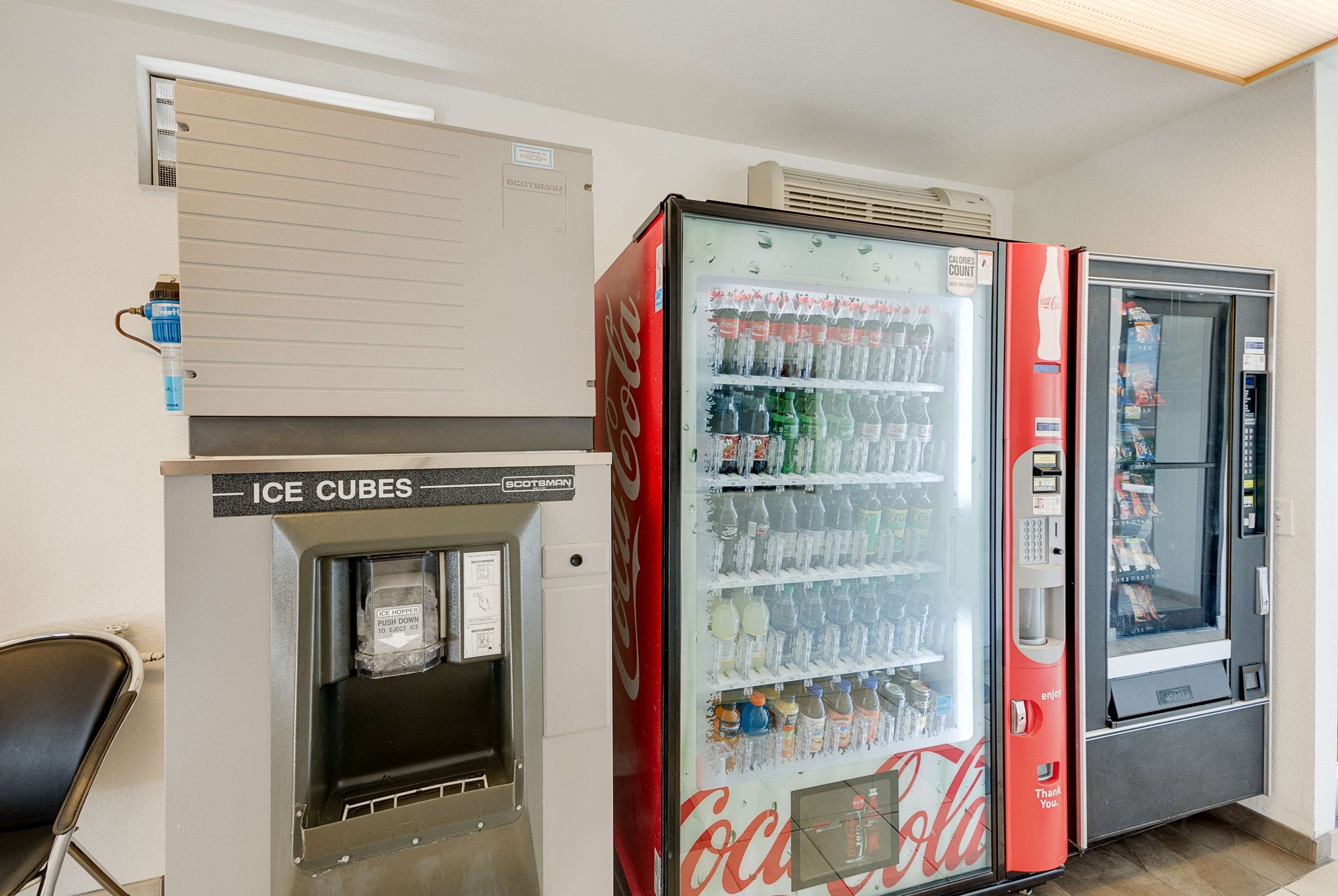 ماكينة بيع آلية