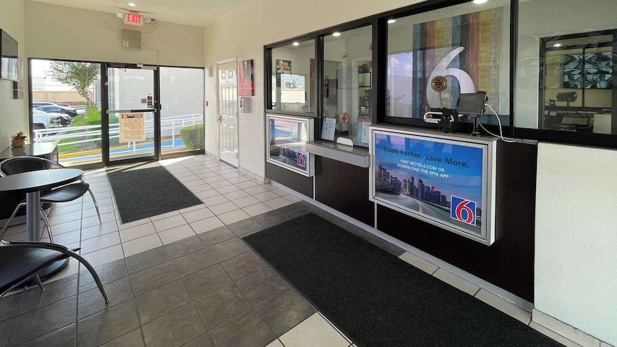 Motel 6 Duncanville, TX - Dallas