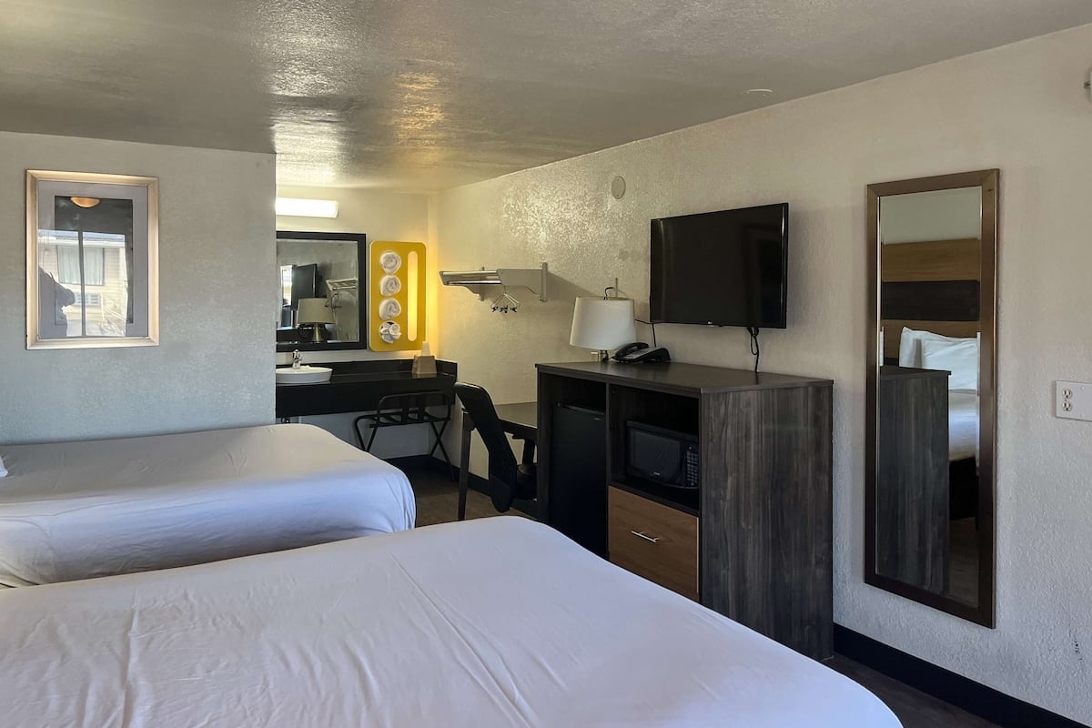 Desk, free WiFi, bed sheets