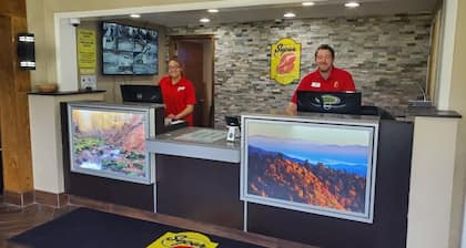 Super 8 by Wyndham Asheville/Biltmore