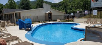 Super 8 by Wyndham Asheville/Biltmore