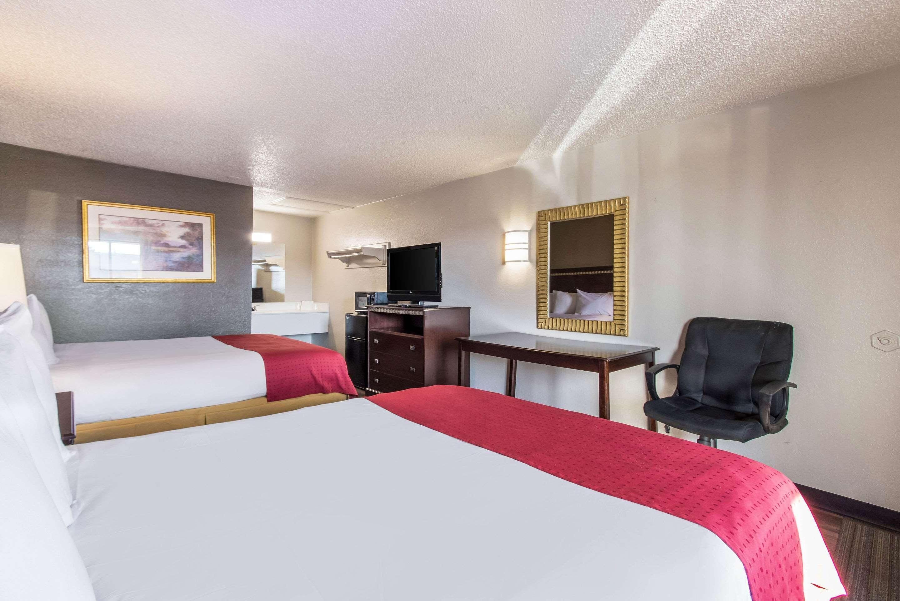 WiFi, bed sheets
