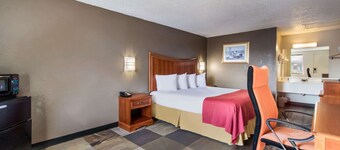 Rodeway Inn Near Hall of Fame