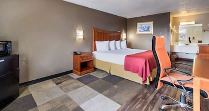 Rodeway Inn Near Hall of Fame