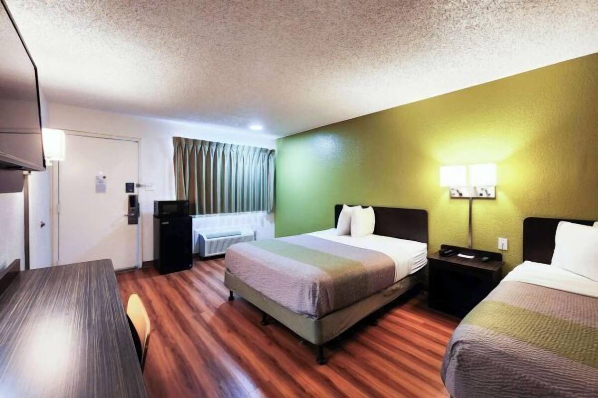 Desk, iron/ironing board (on request), WiFi (free), bed sheets