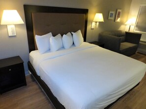 Ropa de cama de alta calidad, camas con efecto memoria y escritorio 