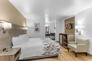 Superior Room, 1 King Bed, Non Smoking | Premium bedding, memory foam beds, desk, blackout drapes - Red Roof Inn Houston – Jersey Village (Houston)