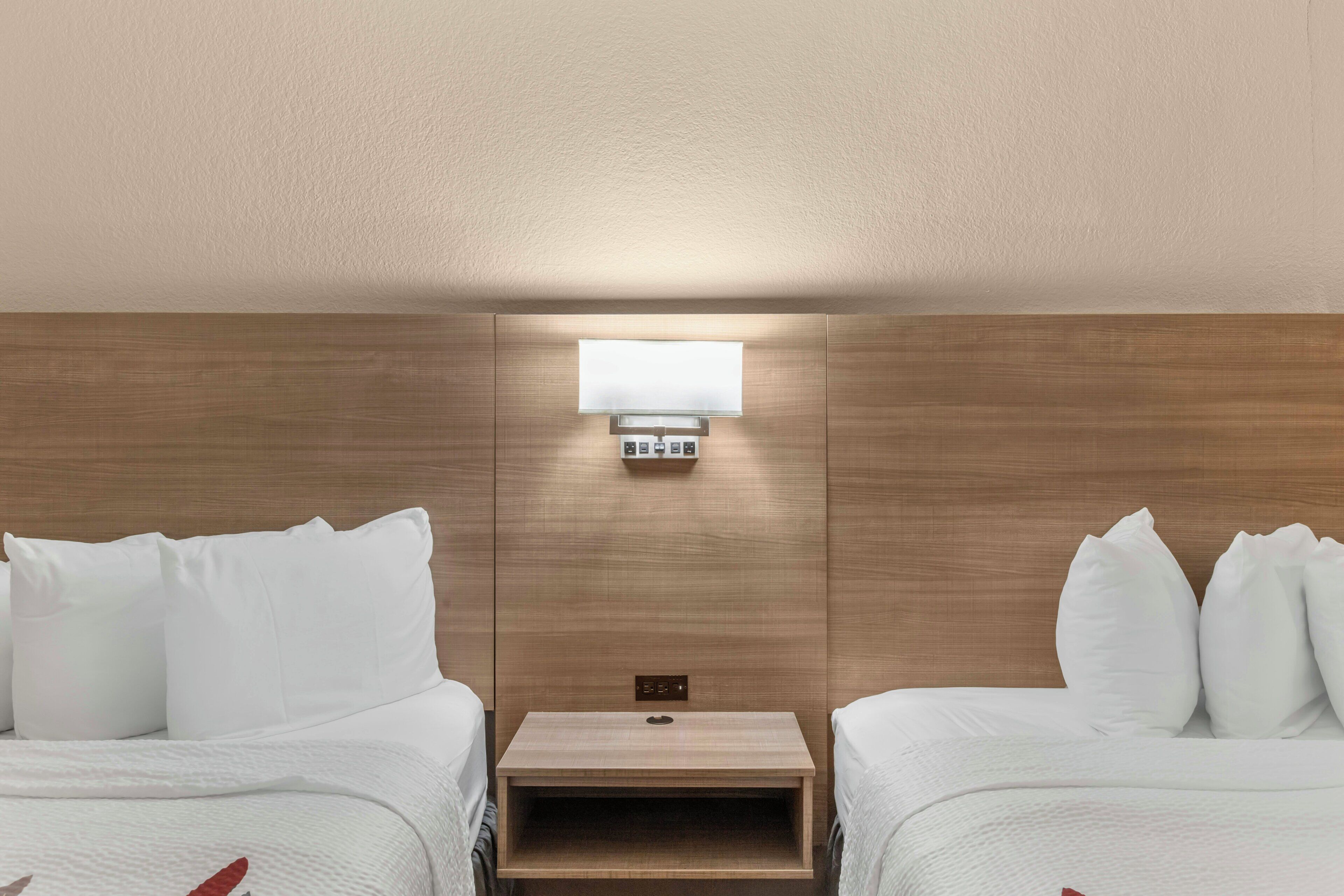 Sengetøy av topp kvalitet, memory foam-senger og skrivebord