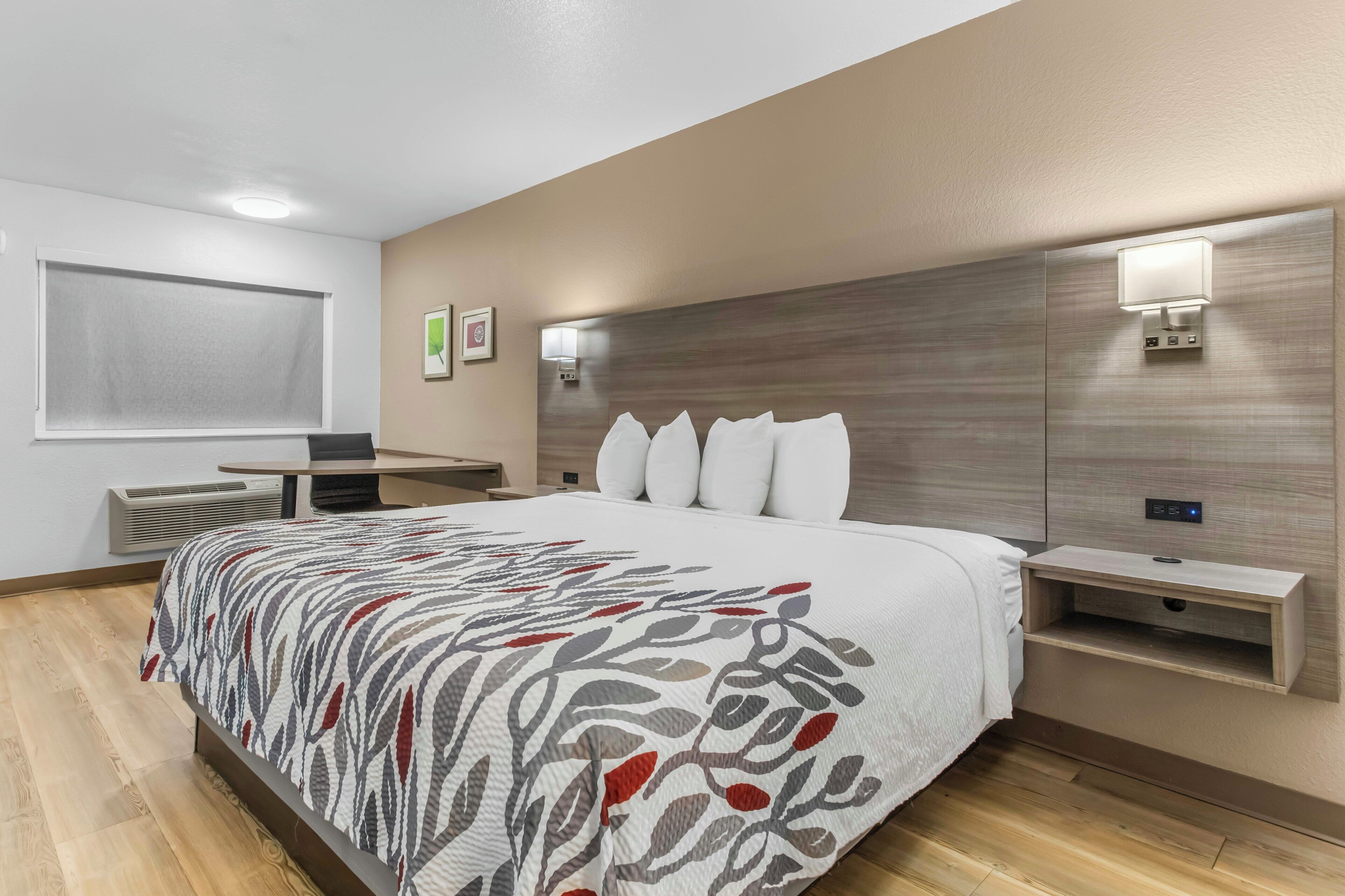 Superior Room, 1 King Bed, Non Smoking | Premium bedding, memory foam beds, desk, blackout drapes