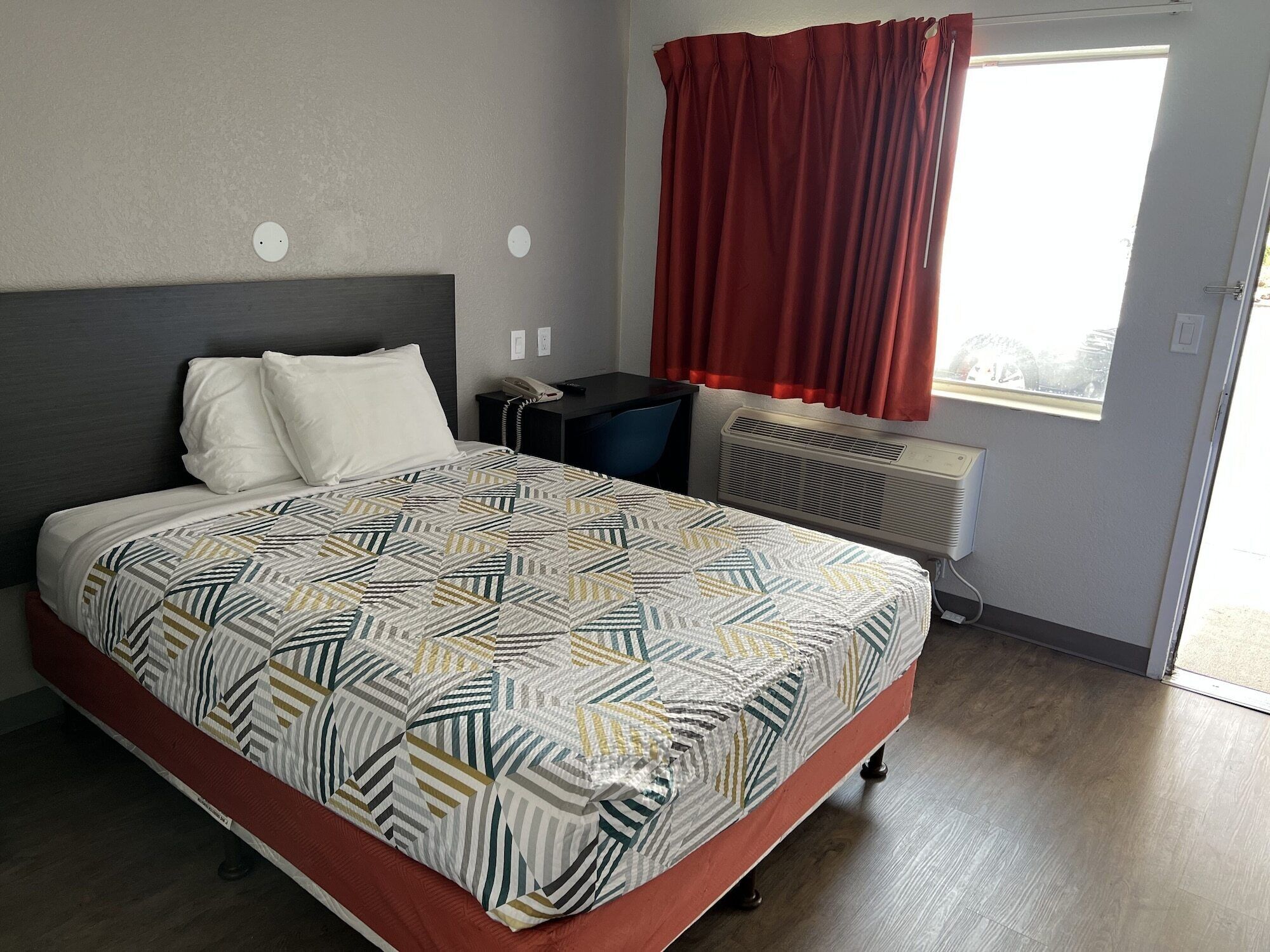 Standard Room, 1 Double Bed, Accessible, Non Smoking