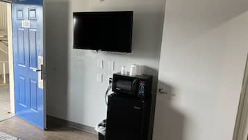 واي فاي مجانًا وملاءات أسرّة